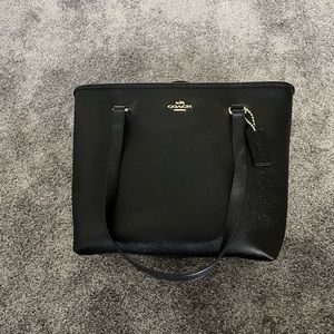 Coach shoulder bag. Like new! No flaws.